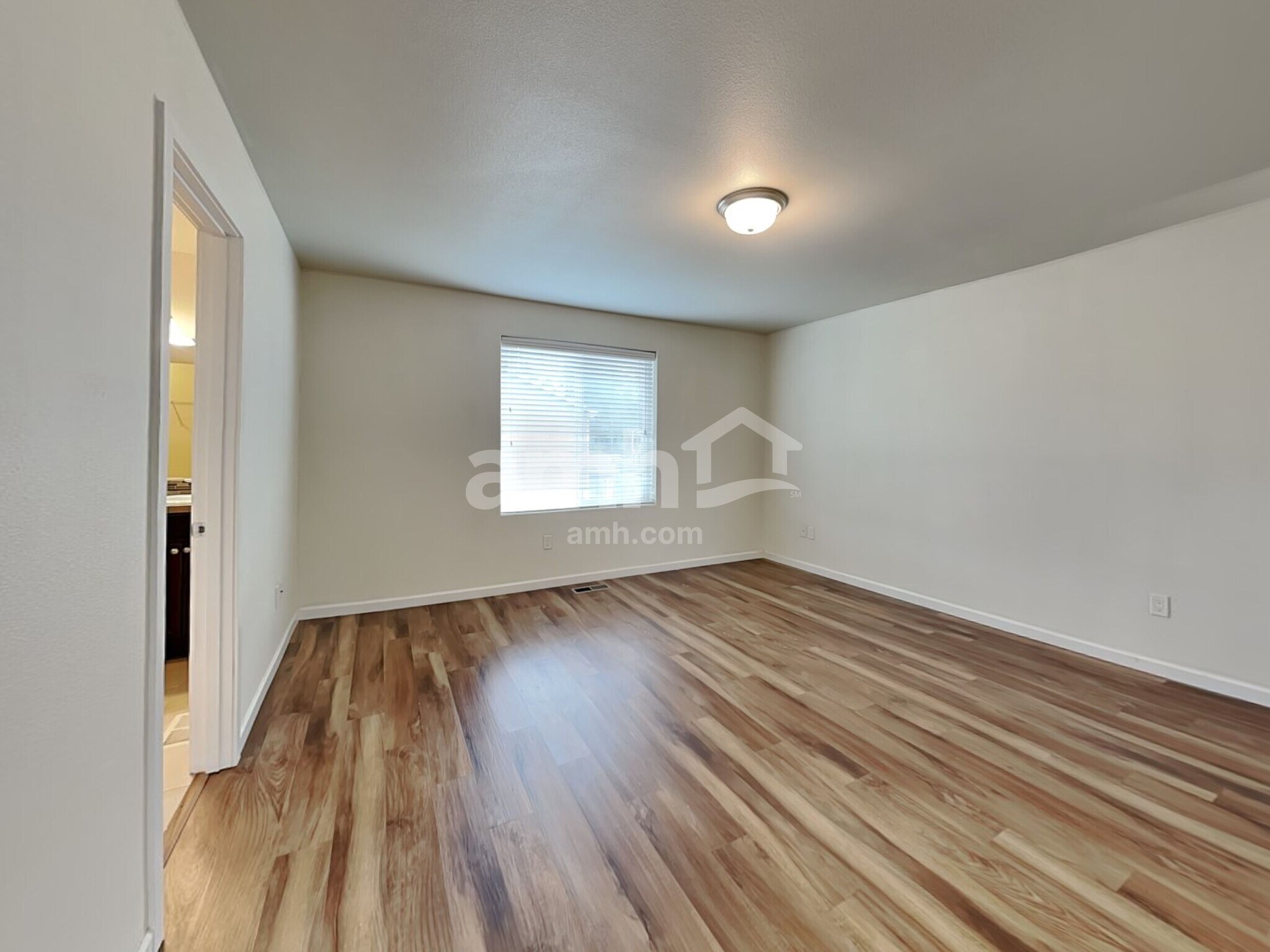 Building Photo - 9011 NE 165th Ave