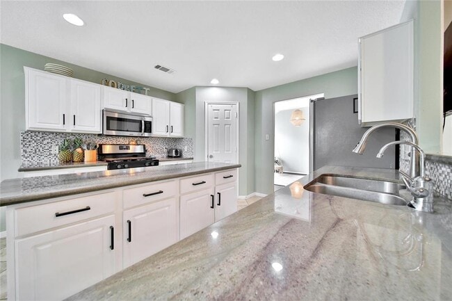Building Photo - 21403 Hadrian Dr