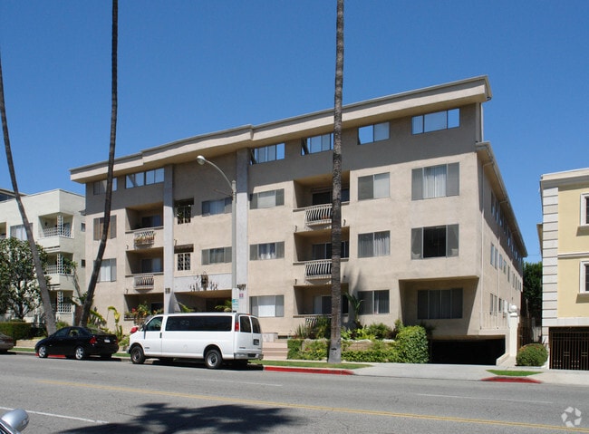 The Savoy - 330 crescent drive, Beverly Hills CA 90210