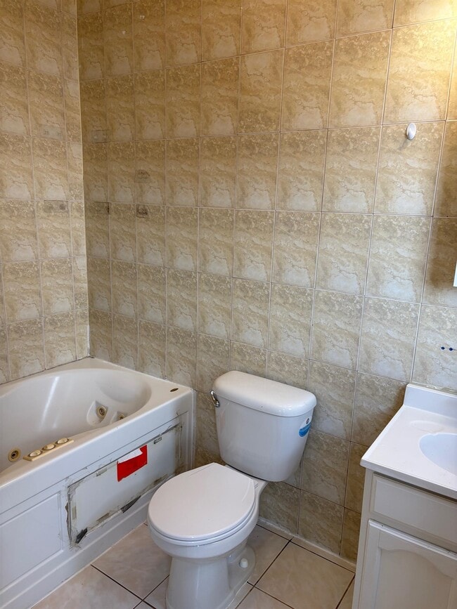 Building Photo - 30 Whitman Ave