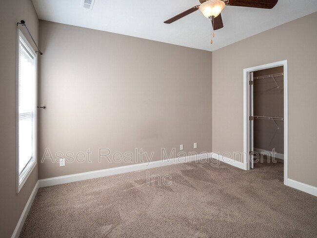 Building Photo - 509 Broadberry Ave