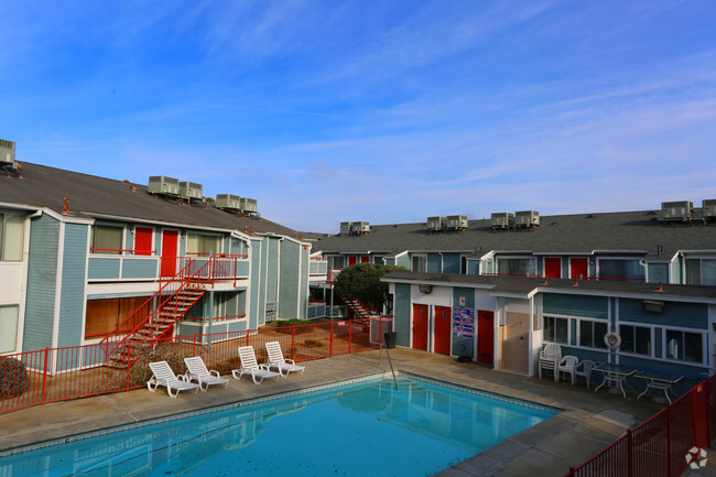 Primary Photo - Creekside Apartments