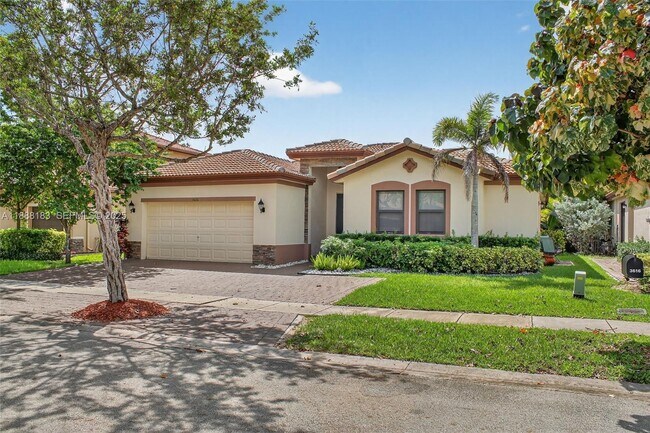 Building Photo - 3616 SE 2nd Dr