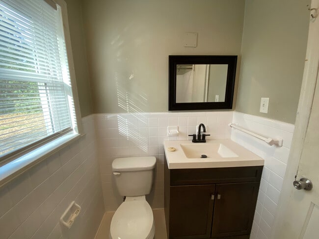 Building Photo - Room in Single Family Home on Remount Rd