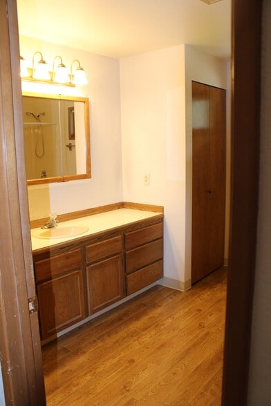 Building Photo - 1516 Woodhaven Pl