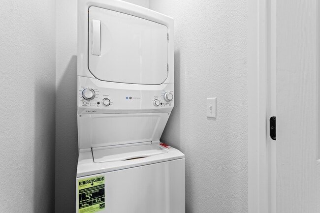 Building Photo - 1623 S Andes Cir