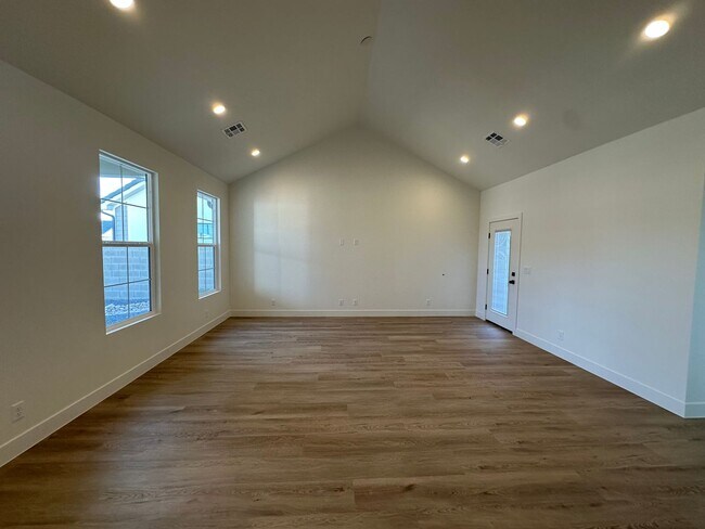Building Photo - Desert Horizon!! BEAUTIFUL BRAND NEW 4 bed...
