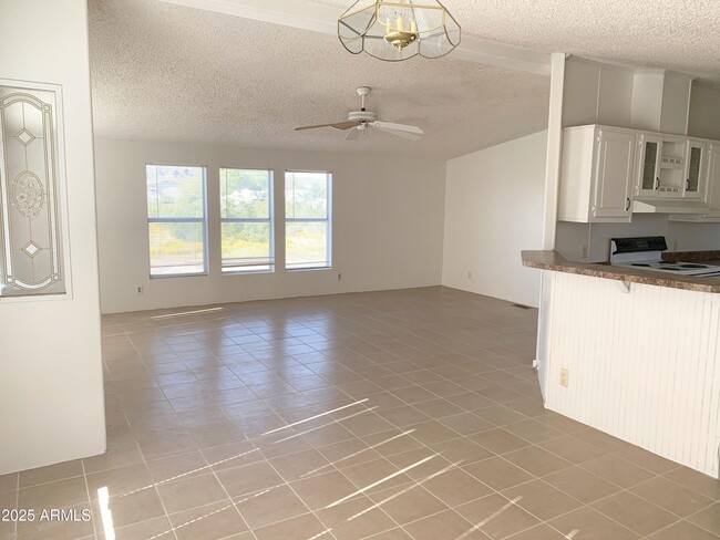 Building Photo - 1225 N San Marcos Dr