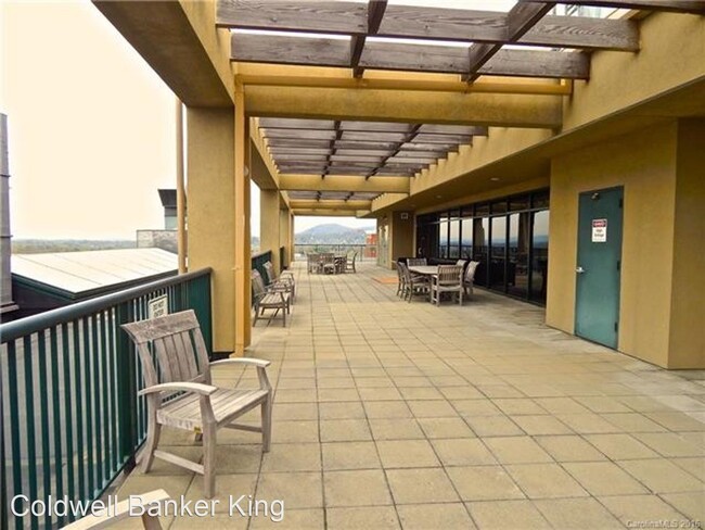 Building Photo - 2 br, 2 bath House - 21 Battery Park Avenue