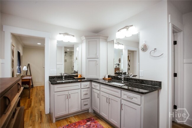 Building Photo - 284 The