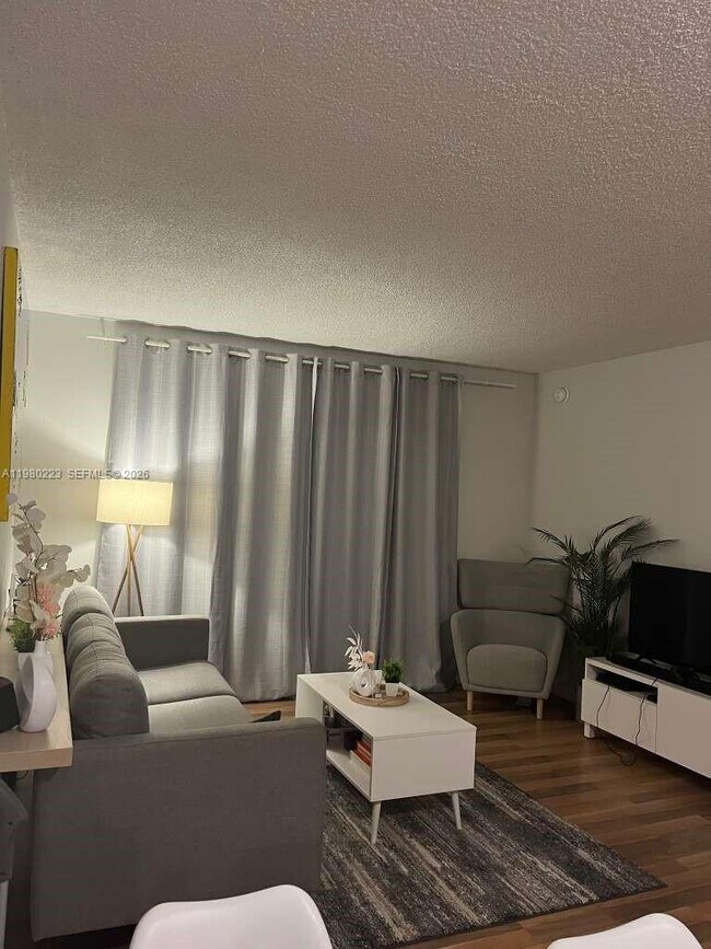 Building Photo - 1701 Washington St