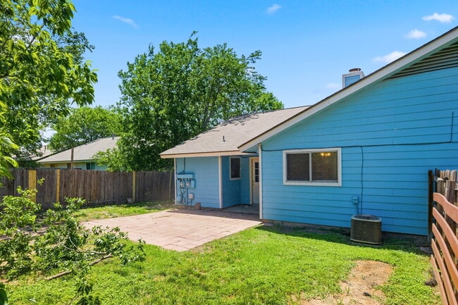 Building Photo - 12805 Tomanet Trail