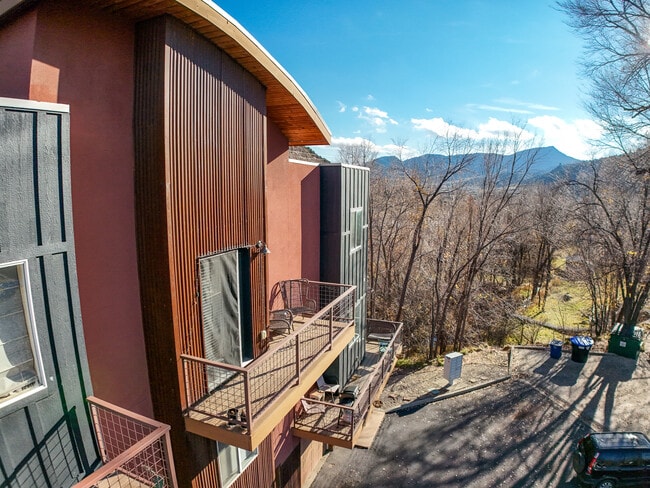 Building Photo - 190 E 7th Ave