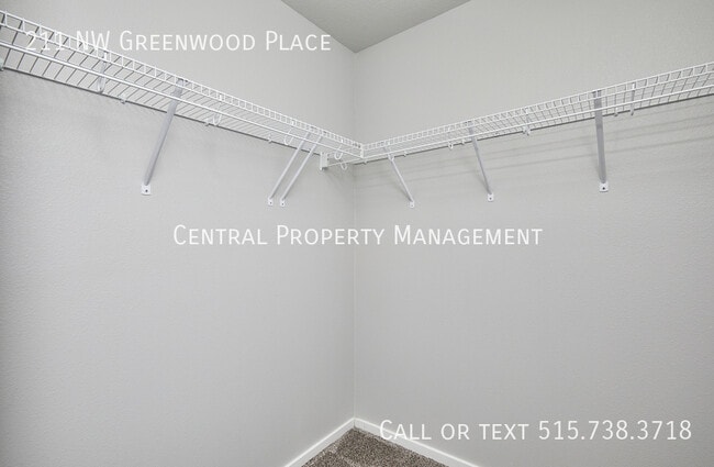 Building Photo - 211 NW Greenwood Pl