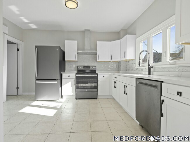 Building Photo - 42 William St