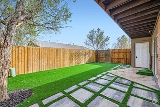 Building Photo - Welcome Home to South Colorado Springs!