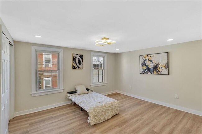 Building Photo - 407 Short Canal St