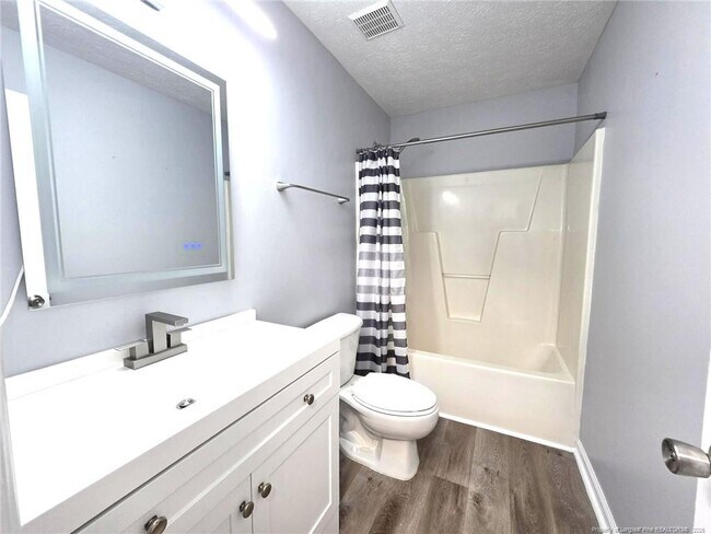 Building Photo - 910 Foxhunt Ln