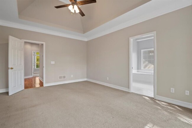 Building Photo - 4735 Dartmoor Ln