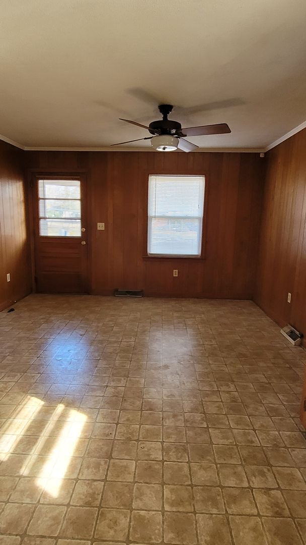 Building Photo - 206 Columbia Ave