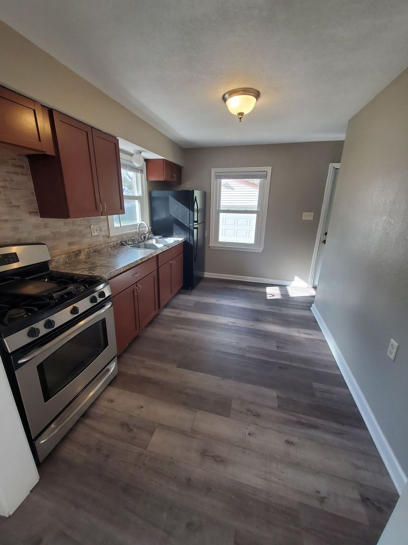 Building Photo - 5445 N 54th St