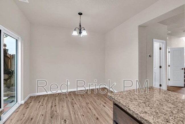 Building Photo - 3665 Venice Ave