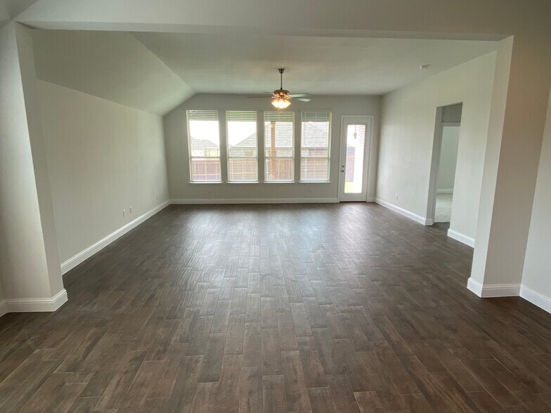 Building Photo - 5513 Mountain Island Dr