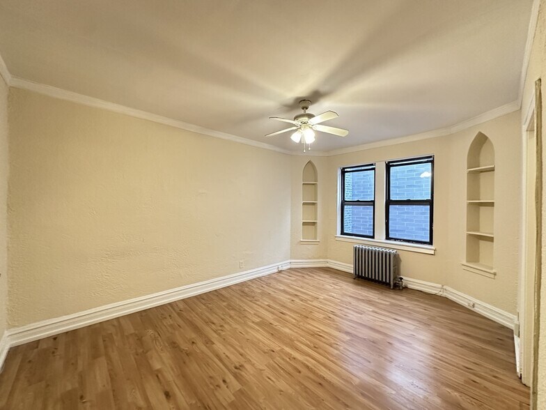 Building Photo - 4834 N Damen Ave