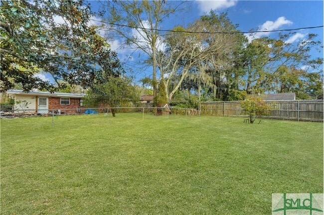 Building Photo - 206 Seminole St