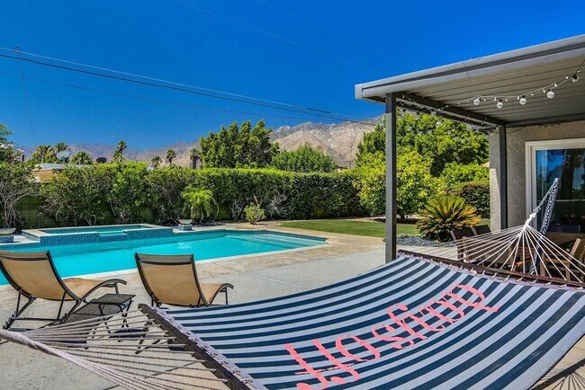 Building Photo - Family-Friendly Oasis in North Palm Springs