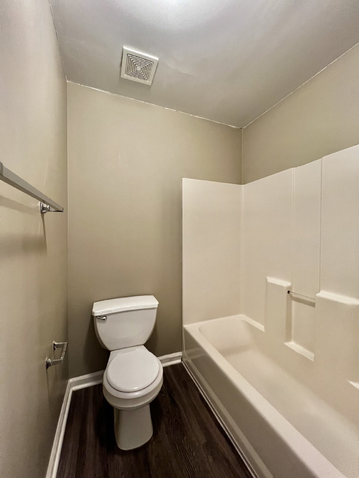Building Photo - Charming 2-Bedroom Home with Spacious Layout in Oak Grove, KY - Must See!