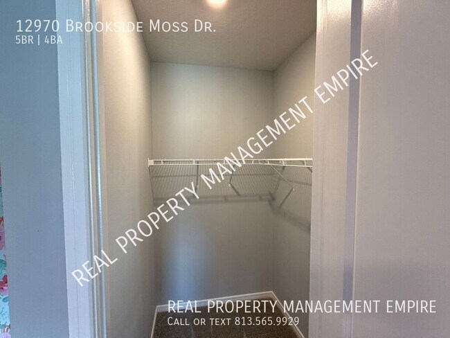 Building Photo - 12970 Brookside Moss Dr