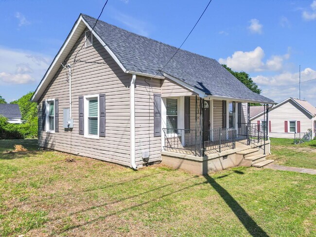 Building Photo - Cozy & Convenient 2BR, 1.5BA Greer Rental Near Downtown! $1,300/mo rent
