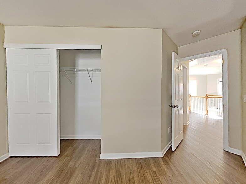 Building Photo - 348 Yellow Iris Rd