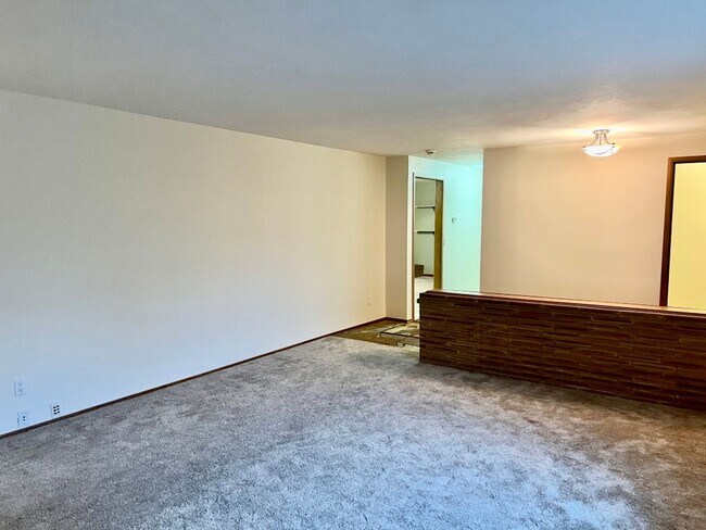 Building Photo - 3Bd/1.5Ba Covington House