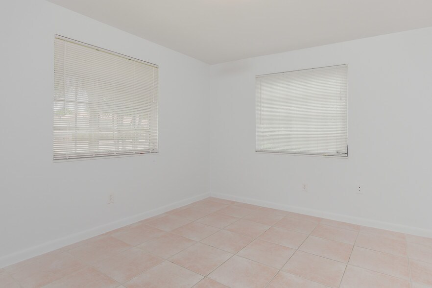 2nd Bedroom - 3912 Ponce de Leon Blvd