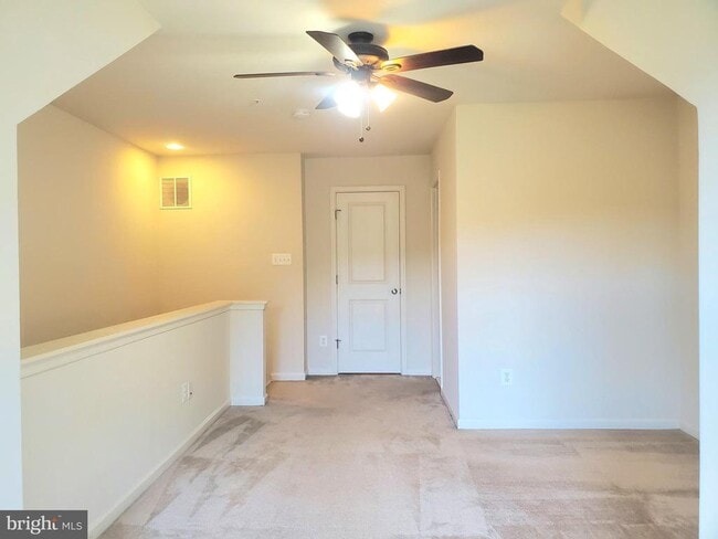 Building Photo - 135 Prado Ln