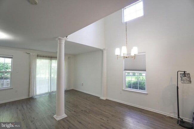 Building Photo - 1803 Harvard Dr