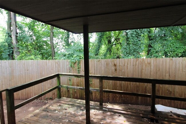 Building Photo - 900 Aspen Ct