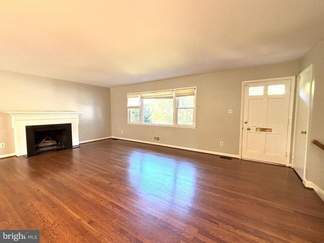 Building Photo - 7107 Tyndale St