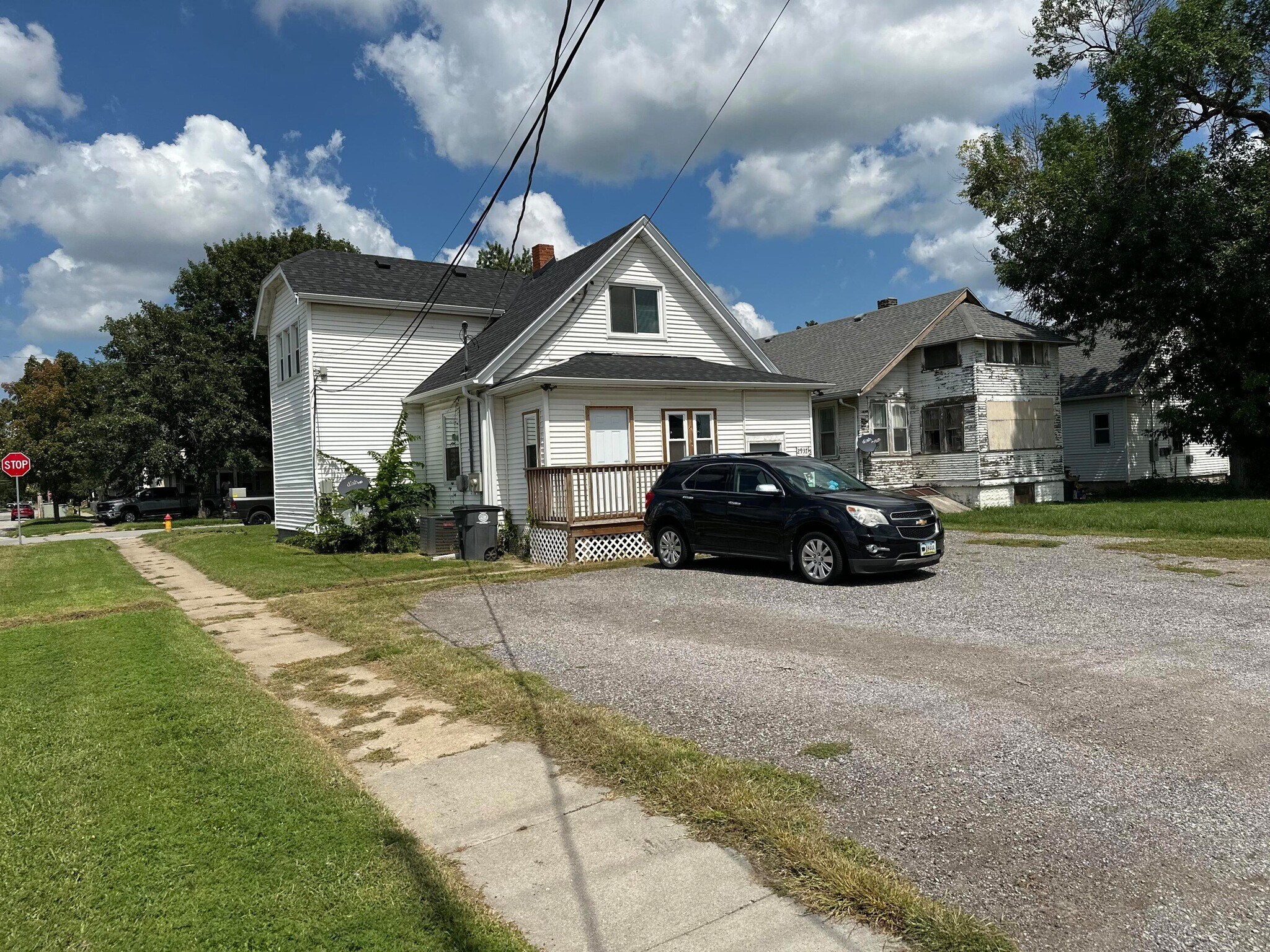 Building Photo - 2937 Ave a
