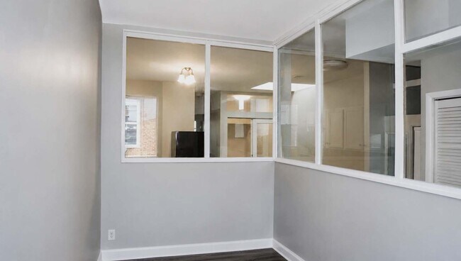 Building Photo - 444 Broadway