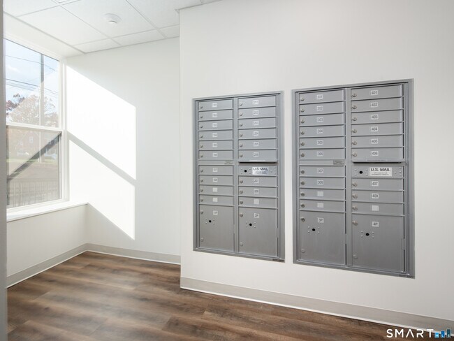 Building Photo - 170 Ridge Rd