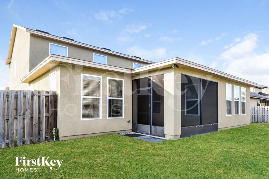 Building Photo - 240 Straw Pond Way