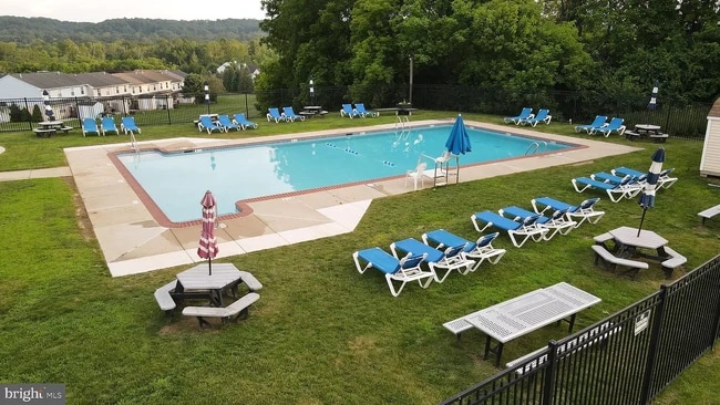 Building Photo - 232 Carlyn Ct