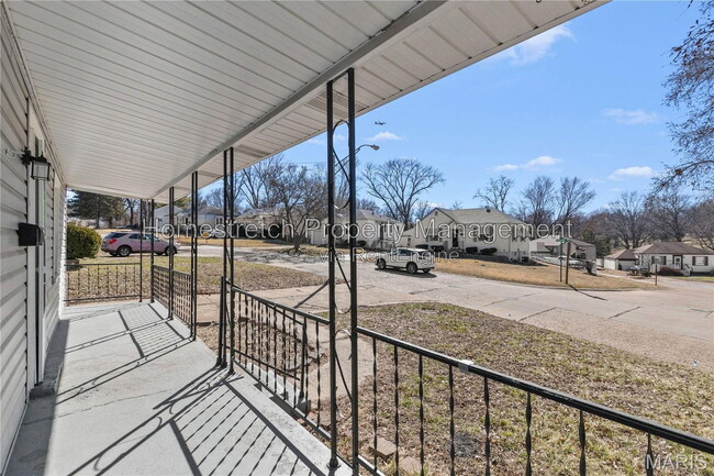 Building Photo - 7471 Sharon Dr