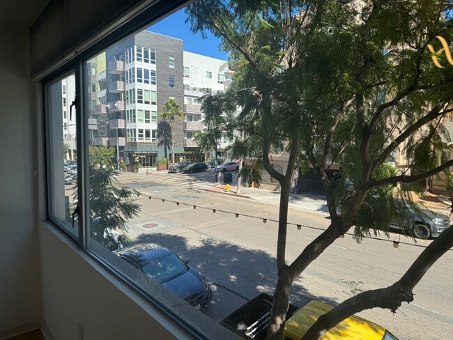 Building Photo - Beautiful 2Br/2Ba Townhome In Little Italy With Views Of The Bay! Call to schedule a showing at 7...