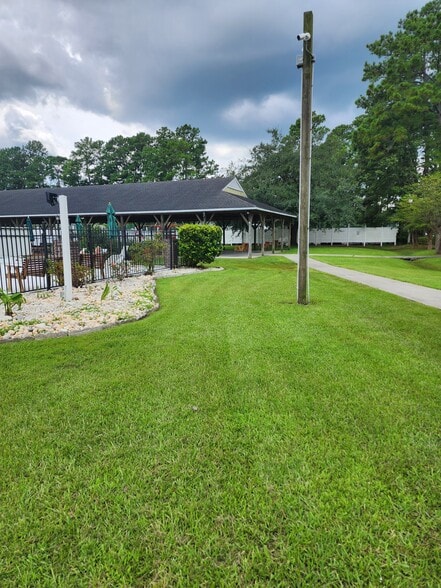 Building Photo - 6662 Wisteria Dr