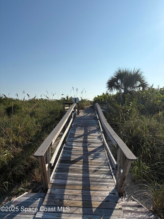 Building Photo - 5000 Ocean Beach Blvd
