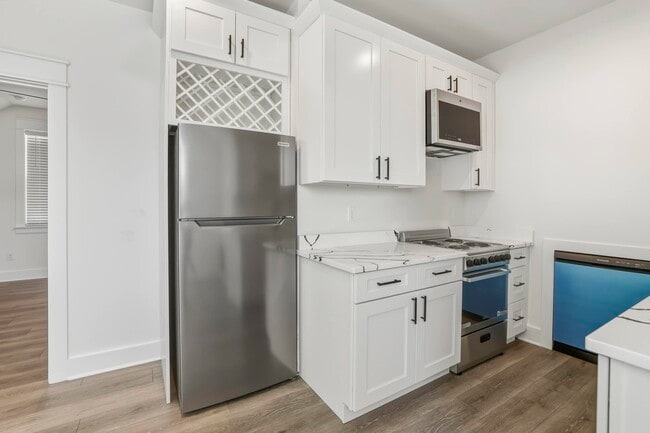 Building Photo - 4056 Biltmore Ave